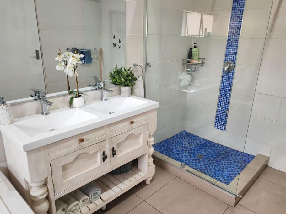 Entire 4 Bedroom House In Midrand, Johannesburg Randjesfontein Exterior foto