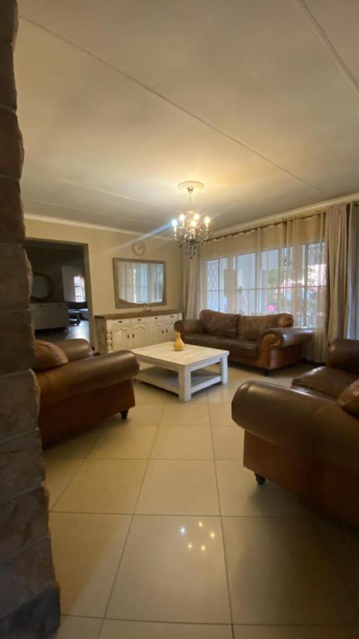 Entire 4 Bedroom House In Midrand, Johannesburg Randjesfontein Exterior foto